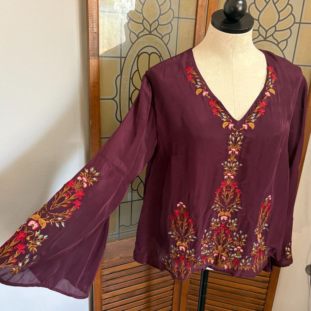 Sundance Bell Flare Sleeve Plum Purple Embroidered V-Neck Blouse Size PS